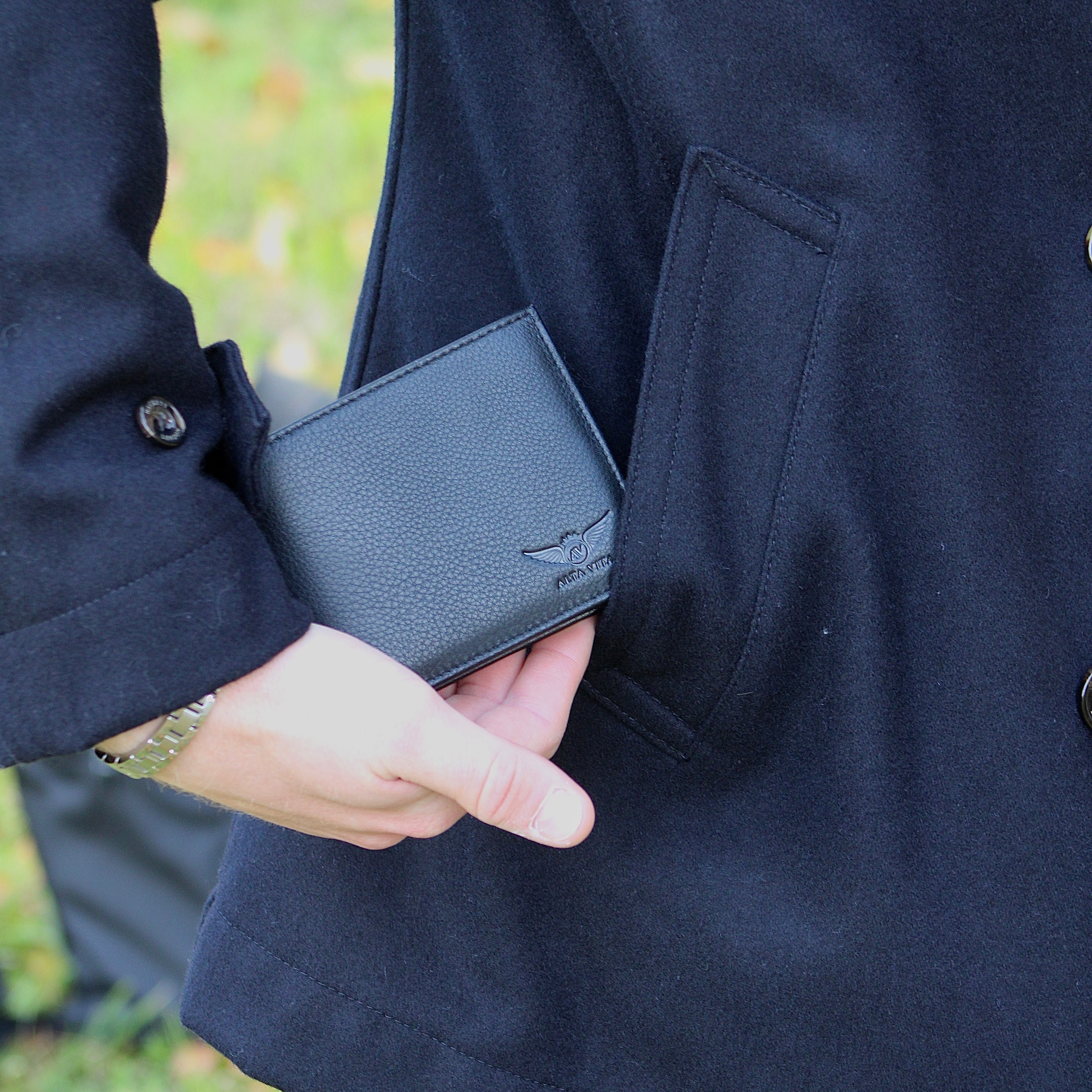 Alta Vita Bi-Fold Leather Black Wallet